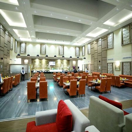 Rg Royal Hotel Bangalore Buitenkant foto
