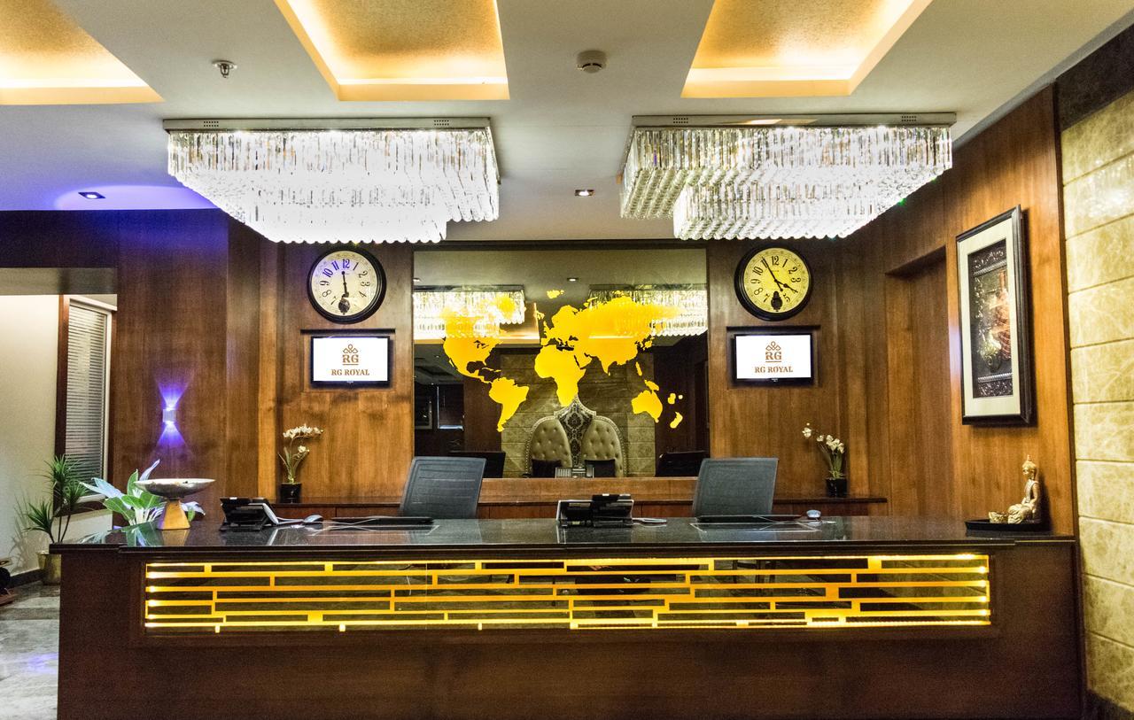 Rg Royal Hotel Bangalore Buitenkant foto