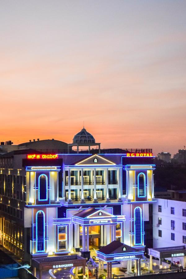 Rg Royal Hotel Bangalore Buitenkant foto